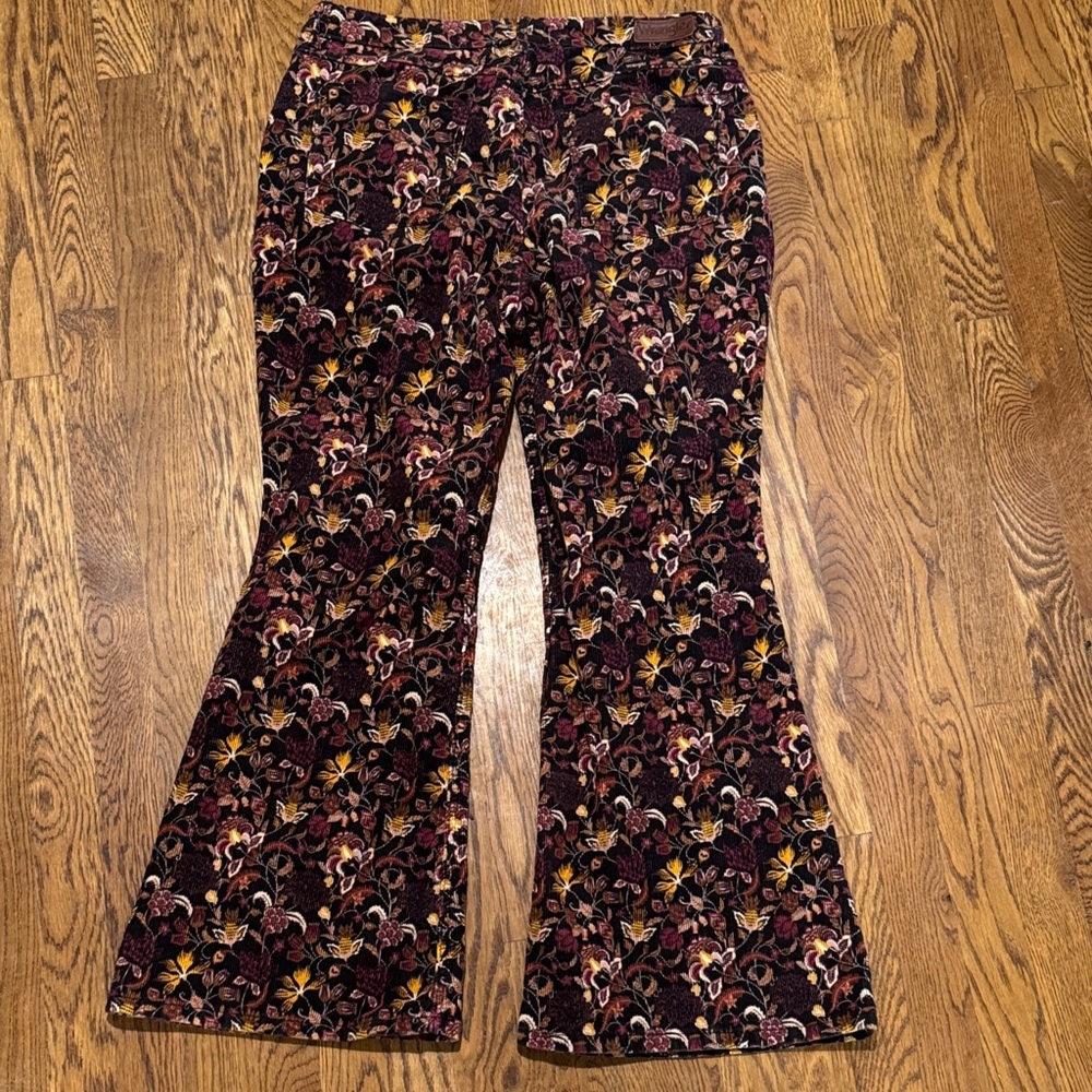 Wrangler High Rise Fierce Flare Corduroy jeans size 18x30 - Picture 6 of 6